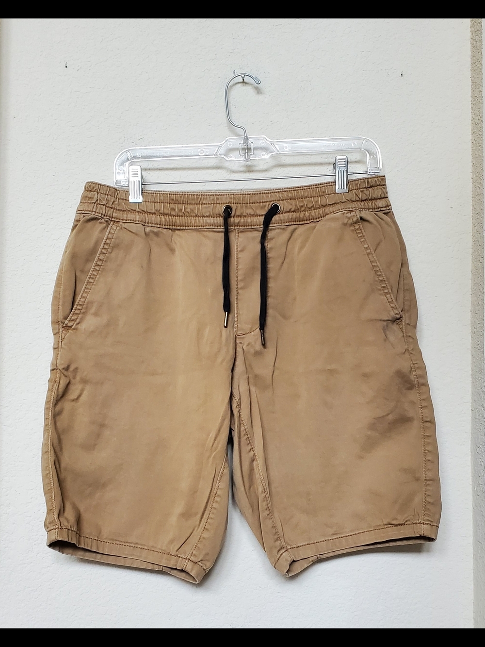 Hollister Men's Tan Drawstring 9" Inseam Jogger Shorts with Black Cord. Size M